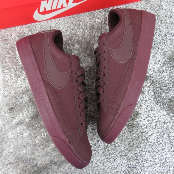 Nike Blazer Low Sneakers - Picture 2 of 5